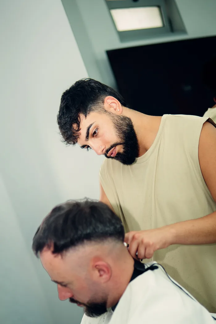 Félix, barbeiro da Félix Hairstyle.Studio